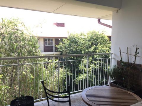Stunning 1 Bed Apartment For Sale in Johannesburg South Africa Esales Property ID: es5553688 Property Location Tyrwhitt Avenue Rosebank Johannesburg Gauteng 2121 South Africa Property Details With its glorious natural scenery, excellent climate, welc...