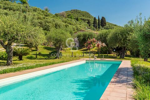 Immersed in the quiet of the Tuscan hills, among lush olive groves and orchards, stands this enchanting villa that enchants the senses with its timeless beauty. Its privileged position makes it a true oasis of peace and serenity, while the breathtaki...