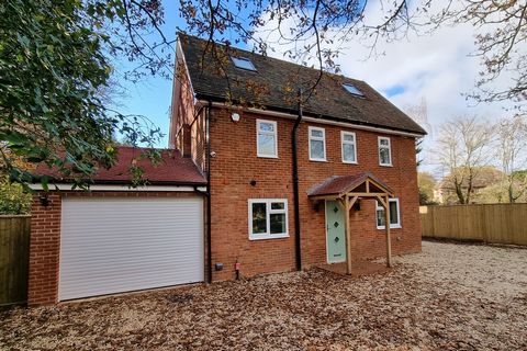 PROPERTY SUMMARY Southside Cottage is a unique, symmetrical fronted family home set back from the road and situated in a semi-rural location yet within easy access of local amenities, commutable road links and countryside walks. The property has been...
