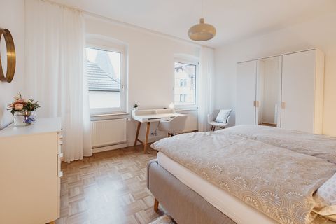 Your tastefully furnished feel-good temporary home is located in Kirchditmold, one of the most beautiful and popular districts of Kassel. Known for its historic village centre with picturesque half-timbered houses and Wilhelminian-style listed buildi...