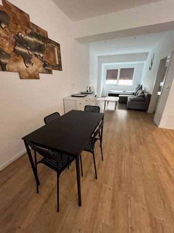 Welcome to our first-class apartment with very good transport connections! This exclusive apartment offers you elegant accommodation with a variety of amenities. In this spacious apartment you will find three comfortable single beds, offering you fle...
