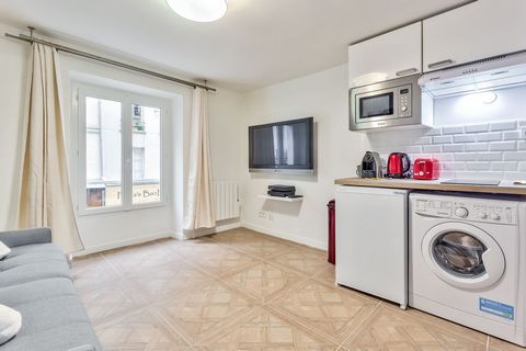 This is a 19m2 studio apartment located on the first floor overlooking the courtyard and consists of : A living room with a sofa-bed, convertible armchair, dining table An open and fully equipped kitchen (Fridge, microwave, induction hob, toaster, co...