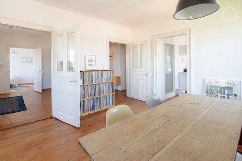 Object description Object details renovated old building, furnished, multiple dwelling, bright, quiet location, central location Item number 213048 Description Charming, stylishly furnished, sunny 3 room old building apartment with loggia and fantast...