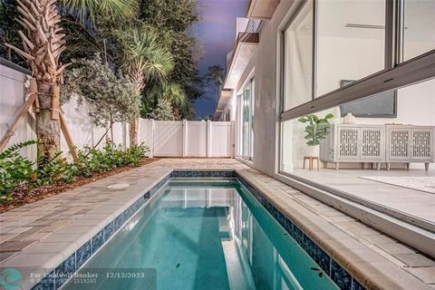 Releasing the final two units at The Beverly Las Olas! This luxurious townhome is ready for immediate occupancy and also available turnkey furnished! Located in the peaceful Beverly Heights neighborhood, a hidden gem in the heart of Fort Lauderdale, ...