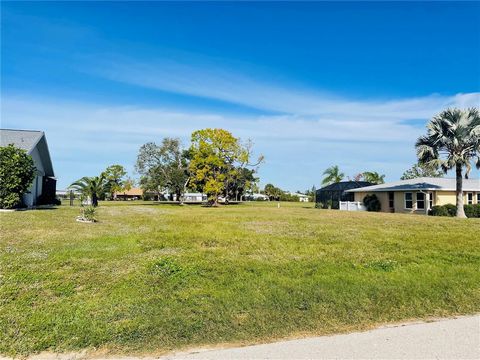 PRICE DROP! Welcome to Rotonda West, Florida nestled in-between Englewood and Boca Grande, this fully cleared golf course lot is your opportunity to build your dream home. Located in the highly desirable golf course community of Oakland Hills directl...