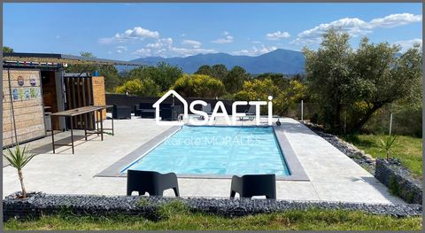 “THE SPLENDID” This magnificent villa of more than 250 m2 on a plot of 5000 m2, unique of its kind in the region, due to its location in the middle of the vineyards and its 360° panoramic view of Lake Villeneuve de la Raho and the Albères chain, will...