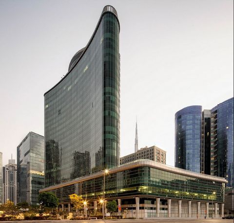 Business Bay w Dubaju to dynamiczne i kosmopolityczne centrum, dzięki czemu jest doskonałym miejscem do zamieszkania dla biznesmenów i entuzjastów miast. Słynąca ze swojej wyjątkowej architektury, przyjaznej społeczności i fantastycznych widoków, Bus...
