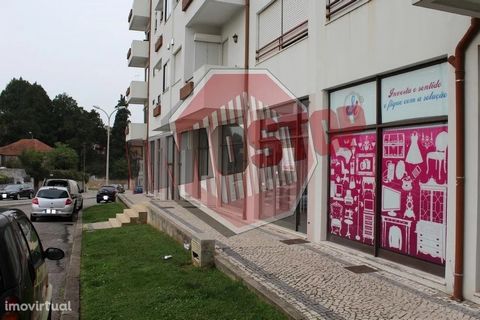 Shop located in São João da Madeira Property located in a busy area Available for trade or services Accessible parking Book your visit now! ImoSTOP The stop for those who want home...