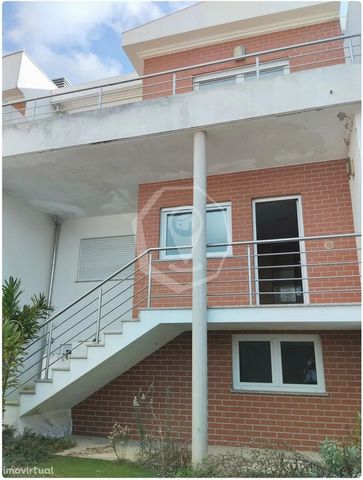 HOUSE T3 + 1 IN OIÃ. Built by CAVE +R/C+1ºANDAR. Large basement with Machine Room, WC Service, Interior access to home and Outdoor access to public place. R / C Composed by the entrance hall, living room with fireplace with fireplace and balcony, bed...