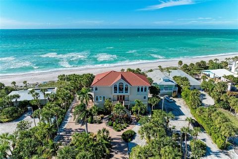 Entfliehen, entspannen und erholen Sie sich in dieser bemerkenswerten Residenz am Strand. Schauen Sie auf das glitzernde azurblaue Wasser des Golfs von Mexiko und den 114 Fuß breiten Sandstrand. Dieses maßgeschneiderte Haus wurde speziell mit Blick a...