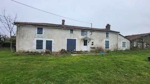 Vendée, (85120) Saint Hilaire de Voust , for sale stone house about 150m2 including 8 rooms habitable, on a plot of about 1 hectare, 105 000 euros agency fees charge buyers i.e. 99 010 euros net sellers Located in the heart of the countryside, Romain...