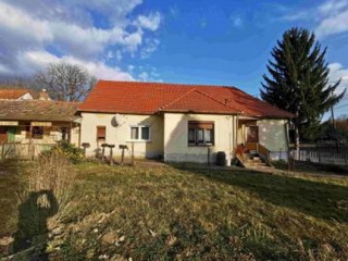 Price: £26,664.00 Category: House Area: 108 sq.m. Plot Size: 7895 sq.m. Rooms: 3 Bedrooms: 2 Bathrooms: 1 Location: Countryside Great house on a plot of almost 8,000 m2 in the beautiful south of Hungary. This house is in good condition. A new bathroo...