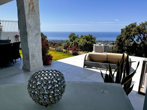 Welcome to the Mairena twin tower, a magnificent villa located atop a mountain offering unparalleled views. This property consists of two beautiful villas, and the one being described here has undergone partial renovation, with a project available to...