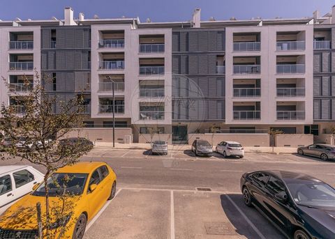 Description I am pleased to present a fantastic new apartment for sale in the Portas do Montijo development. It is a spacious 3 bedroom apartment, with all the modern amenities you are looking for. This apartment has balconies that offer an additiona...