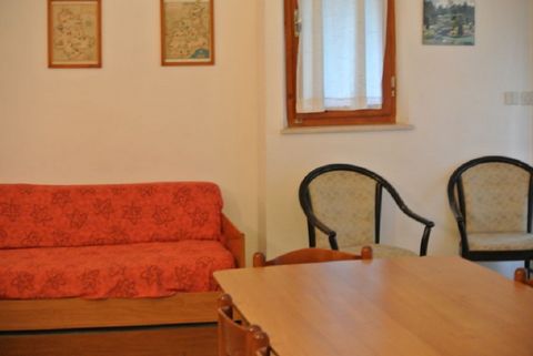 Maison individuelle dans un endroit calme, près du centre de Lignano Riviera, avec jardin privé et clos. La villa dispose d'un salon avec canapé-lit double, une kitchenette séparée, une chambre double, une chambre avec deux lits séparés, chambre simp...