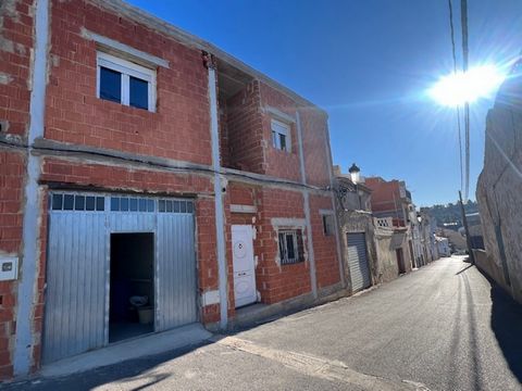 Unfinished village house in Teresa de Cofrentes sold as see The location is very good with a lot of parking space in the street and there are great views from all the rooms towards the country side The layout od the property is as follows downstairs ...