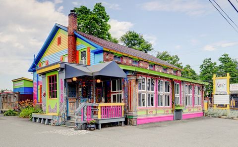 For only the second time in its storied 50-year history, the iconic Egg’s Nest Restaurant is being offered for sale or for lease. Situated on the best corner of the picturesque hamlet of High Falls, The Egg’s Nest is a Hudson Valley institution, belo...