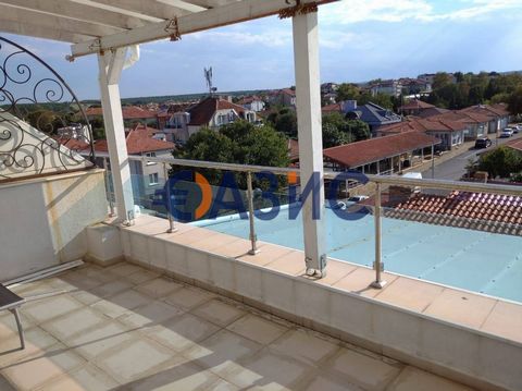 ID 32045984 For sale it is offered : Studio in the Escada Beach complex with a huge terrace. Cost: 94,000 euros Locality: Akhtopol, Bulgaria Rooms: Studio Total area: 97 sq.m.(including a terrace of 40 sq.m.) Floor: 5 of 5 Payment for service: 700 eu...