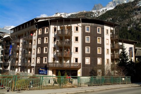 Uw residentie: De residentie heeft houten gevels en staat in de wijk Chamonix Sud, op 300 m van de gondellift de l'Aiguille du Midi en op 5 minuten van het centrum van het skistation. Activiteiten: In deze residentie zijn er tal van activiteiten. Bek...