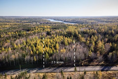 Cape Breton. 10117 m2 building lot in a well-maintained subdivision. Port Hawkesbury can be reached in about 10 min, and St.Peter’s in 25 min with all amenities. Strait Richmond Hospital is only minutes away. Very private, in the middle of nature and...