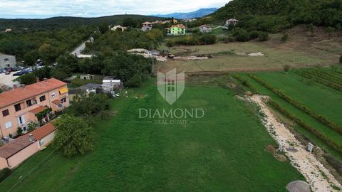 Location: Istarska županija, Labin, Labin. Building land in the very center of Labin. We are selling an excellent building plot in the center of Labin. The land is rectangular in shape and completely flat. This excellent property is located in a quie...