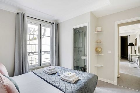 Checkmyguest vous propose ce charmant appartement de 35 m², doté d'une chambre confortable et d'un espace de vie élégant. Niché dans le prestigieux quartier Saint-Thomas-d'Aquin du 7ème arrondissement, cet appartement est idéalement situé pour découv...