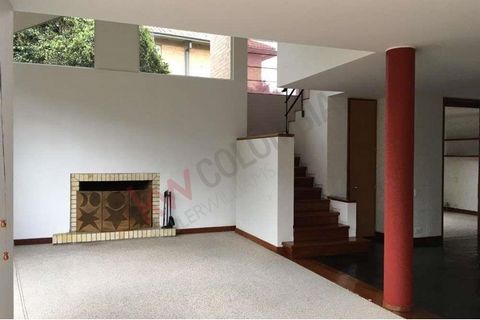 Property-8570 SALE MACADAMIA EXCLUSIVE SET IN LA CALERA. HOUSE FOR SALE 181.66m2 WITH A LOT OF 847.53 M2, WITH THE ADVANTAGES OF LIVING 35 MINUTES FROM BOGOTA IN A PEACEFUL ENVIRONMENT, SURROUNDED BY MOUNTAINS AND BEAUTIFUL LANDSCAPES, AT Km 4 VIA LA...