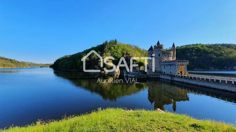 Saint-Priest-la-Roche, à deux pas de son célèbre Château de la Roche, à seulement 20 minutes de toutes les commodités de Roanne et à une heure de Lyon, laissez-vous séduire par cette charmante maison de village entièrement rénovée. Vous découvrirez t...