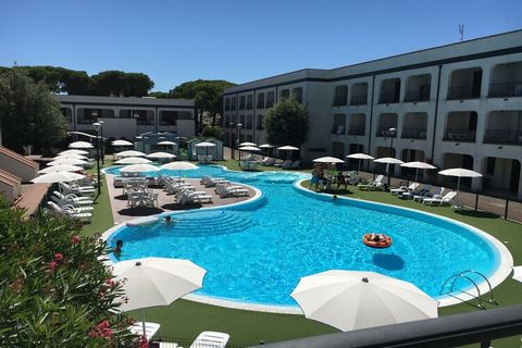 El complejo está situado en Lido di Spina, a lo largo de la costa Adriática, en el entorno tranquilo del Po Delta Park, a 500 metros del mar. El complejo cuenta con una maravillosa piscina de 300 mq con hidromasaje y un área de juego para los niños. ...