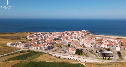 Appartement 1 chambre à Consolação. Larchitecture contemporaine met en valeur cet appartement à 300 m de la plage. (B) Nous présentons un bâtiment qui allie la qualité des matériaux aux techniques architecturales les plus innovantes pour le bien-être...