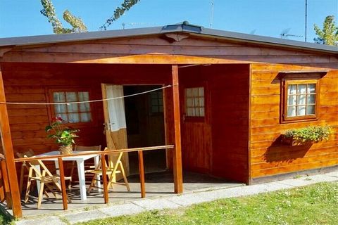 El Chalet se encuentra en Lido Di Dante, un complejo marino de la costa adriática, a unos 6 km de la ciudad de Rávena y a 8 km del parque de atracciones de Mirabilandia. El chalet está rodeado de naturaleza y se encontró en el Parque Natural Foce del...