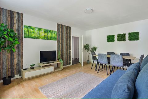 Dieses wunderschöne Apartment in Wien bietet eine einzigartige Oase im Naturstil. Die Einrichtung besticht durch eine harmonische Kombination aus Stein und Holz, ergänzt durch zahlreiche Pflanzen, die eine grüne und erfrischende Atmosphäre schaffen. ...