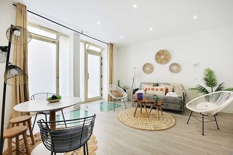 Checkmyguest vous propose ce charmant appartement, niché dans le quartier animé de Rochechouart. Cet espace de 61 m² vous garantit une expérience unique et confortable. Profitez d'une chambre chaleureuse et de sa situation facilement accessible. Imag...