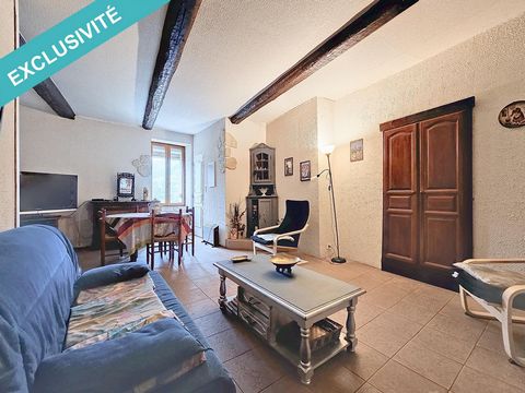 Located in the village of Graissessac, just 15 minutes from Bédarieux and 45 minutes from Béziers, this 85 m² duplex flat offers a peaceful living environment in a small condominium of three units. With its warm atmosphere and well-appointed spaces, ...