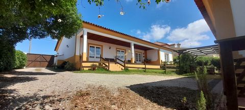 We present this magnificent single storey villa, ideal for those looking for comfort and tranquility in full harmony with nature. With a total area of 7920m², the property stands out for an extensive plot with several fruit trees and a stream that em...