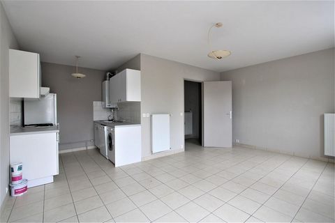 Location vide SAINT NAZAIRE Ouest (44600) Quartier Reton-Plaisance, appartement T3 de 53.77 m². Note DPE : C(123), C(22) Loyer : 745 euros par mois charges comprises dont 45 euros de provision pour charges (Régularisation annuelle) - Dépôt de garanti...