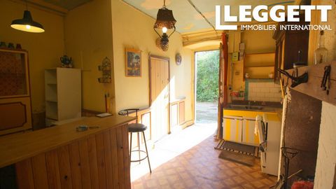 A24913CFO81 - In the extreme south of the Tarn department, in the center of the charming village of Labastide Rouairoux, on the border with the Hérault, lies this house to be completely renovated. It would be ideal for a small pied-à-terre, away from...