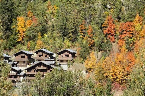 Neue Residenz, Appartements oder einzelne Chalets – tolle Ausstattung. In der Nähe des Zentrums von Bozel gelegen, gegenüber den Langlaufloipen, dem Freizeitzentrum und in der Nähe des Sommersees. Im Winter: Abfahrt des kostenlosen Shuttles nach Cour...