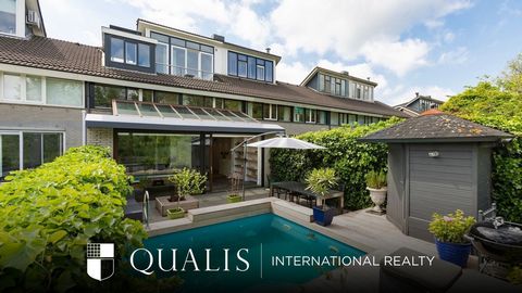 Never pay leasehold ever again: all ground lease is bought off untill infinity! Comfort and modern elegance come together in this beautiful family home (165 m²) in Amsterdam west. With 4 bedrooms, 2 bathrooms, shed (2.77 m²), storage room (4.99 m²) a...