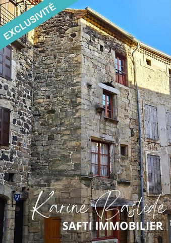 Located in Pradelles (43420), this authentic village house offers a journey back in time to the heart of the medieval city. Nestled in a district steeped in history, you will be able to appreciate the charm of the stones and wooden beams of this plac...