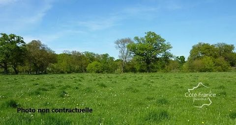 Libre de constructeur, ce petit terrain à bâtir, à 10 minutes de toutes les commodités situées à langon, pourra accueillir votre future maison. Ce terrain vous est proposé au prix de 37 000 EUR honoraires d'agence inclus, par votre conseiller local p...