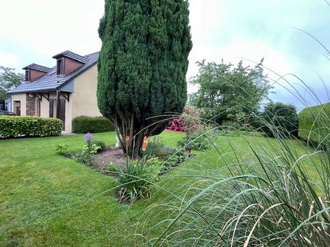 A seulement 15 minutes de la gare SNCF de Gisors et 10 minutes de Gournay-en-Bray, Eric KIERS vous propose ce pavillon de 104 m². Il se compose d'une entrée ouvrant sur un salon séjour doté d'un poêle à bois, d'une cuisine séparée aménagée et équipée...