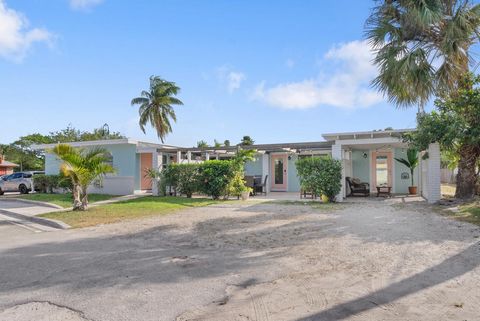 Welcome to Lake Worth Beach! This exceptional investment property is perfect for the savvy investor looking to capitalize on its prime location and turnkey setup. The property includes a 3-bed/3-bath unit and a 2-bed/1-bath unit, along with a 264 sq ...