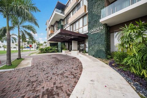 Lieu : Punta Pacifica, Panama City Prix : 2 150 000 $ US Chambres : 3 + Femme de chambre Salles de bains : 4.5 Type de propriété : Condo / Luxe / Urbain Places de parking : 3 Année de construction : 2015 Superficie : 335m2 Terrain : m2 Fonctionnalité...