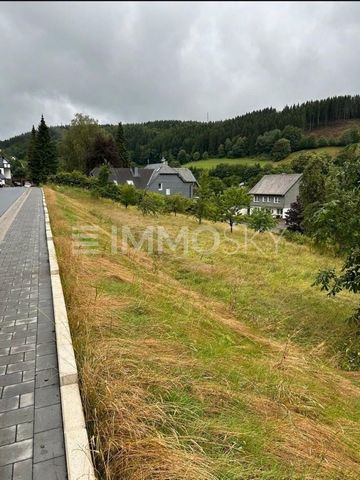 Träumen Sie von Ihrem eigenen Haus inmitten unberührter Natur mit einem atemberaubenden Panoramablick? Dann ist dieses Baugrundstück genau das Richtige für Sie! Das Grundstück liegt im Innenbereich und muss sich somit gemäß §34 BauGB nach Art und Maß...