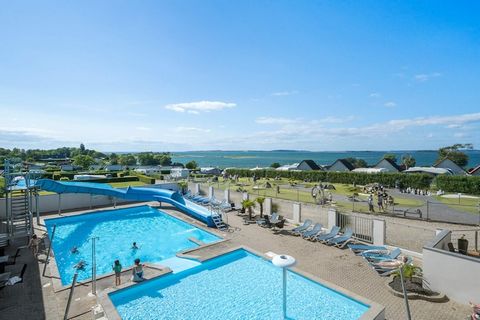 Im First Camp Bøjden Strand haben Sie das Meer als Nachbarn. Der Campingplatz grenzt auf drei Seiten an einen fantastischen und kinderfreundlichen Strand. Hier haben Sie nicht nur die Möglichkeit, in die blauen Wellen zu springen, sondern auch in uns...