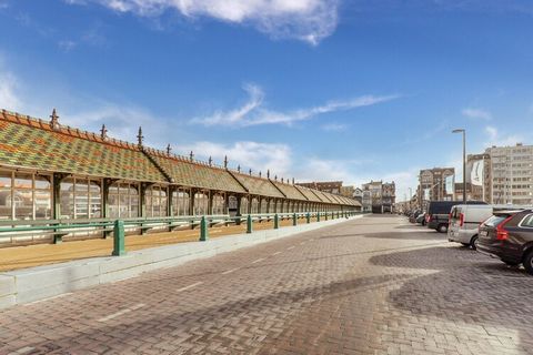 Dit luxe-nieuwbouwappartement is de ideale plaats om een geslaagde vakantie te spenderen! De ligging laat u genieten van alle bezienswaardigheden van Blankenberge: de Pier, het Sealife- Centre. Voor een ideale vakantie zit u hier vast goed. Autostaan...