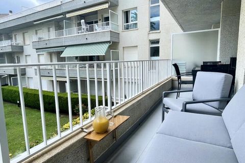 Dit charmante appartement in Estartit is de ideale plek voor een ontspannen vakantie aan de Costa Brava. Met 2 slaapkamers en een capaciteit van 4 personen biedt deze accommodatie van 55 m² comfort en een bevoorrechte locatie. Gelegen op slechts 260 ...