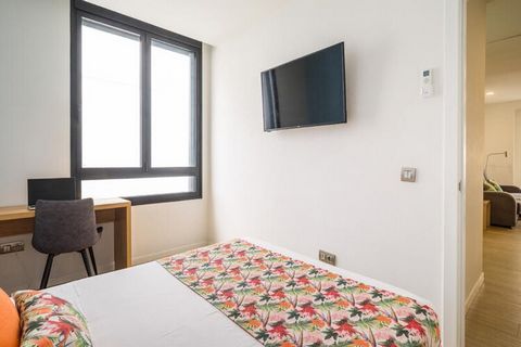 Dit vakantiehuis met twee slaapkamers, gelegen in een gebouw met 12 vakantiehuizen, voltooid in 2021, is ontworpen om u de ideale combinatie van werk en ontspanning te bieden. Met een toplocatie op slechts een steenworp afstand van het strand kunt u ...