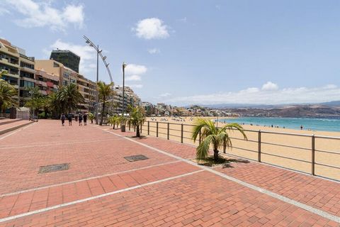 Komfortable und schöne Unterkunft mit unglaublichem Meerblick in der Avenida Las Canteras, Las Palmas de Gran Canaria, direkt am Strand. Das Anwesen wird von CanariasGetaway verwaltet. Sie können unsere eigene Website besuchen, um Dienstleistungen, E...